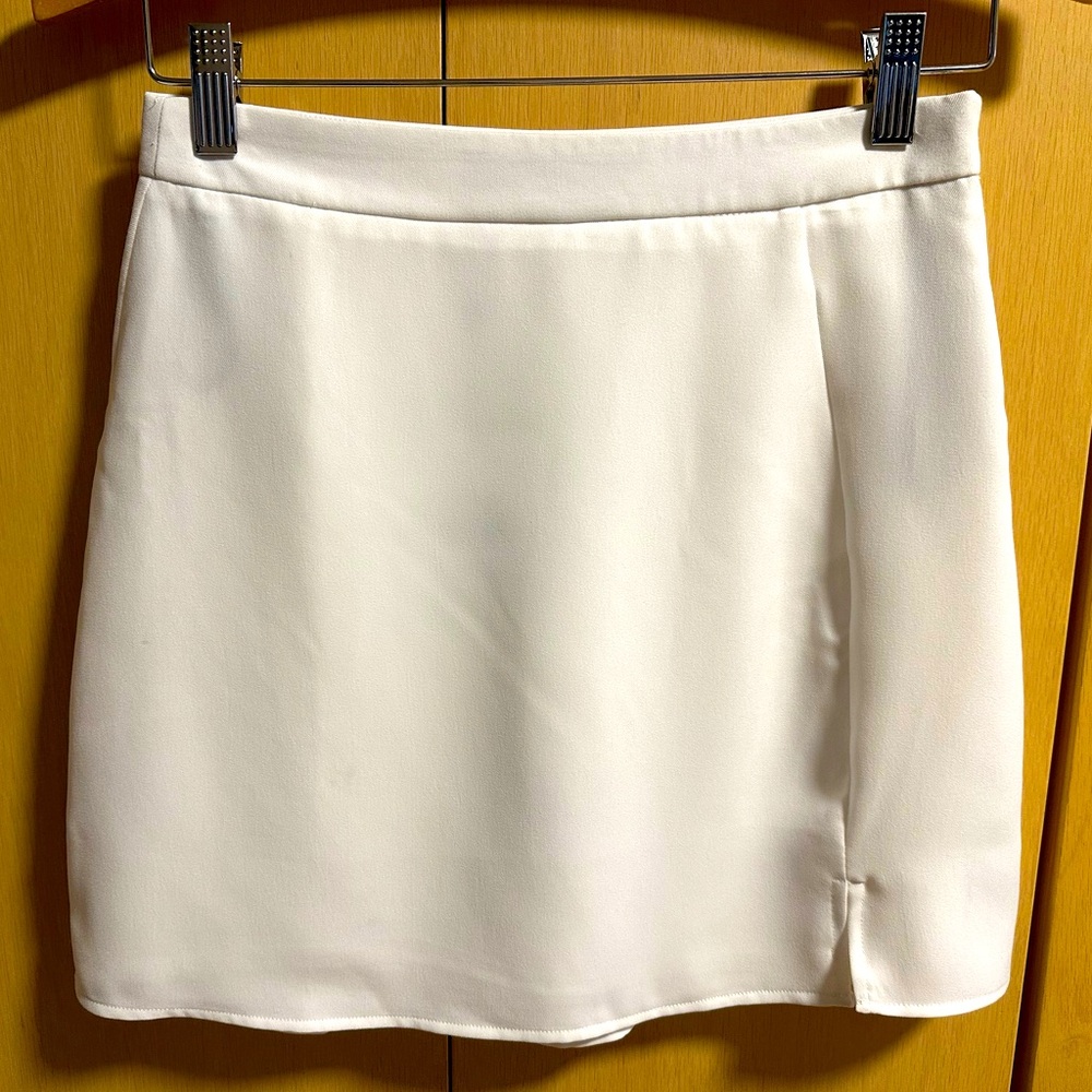 🔴 Missguided Fully-Lined Mini Skirt - NWT